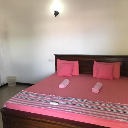 Reshani Guest House Negombo Exteriör bild