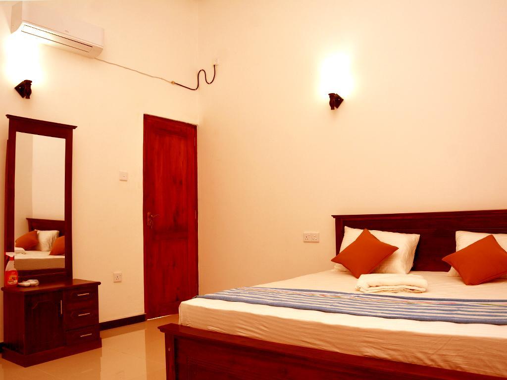 Reshani Guest House Negombo Exteriör bild