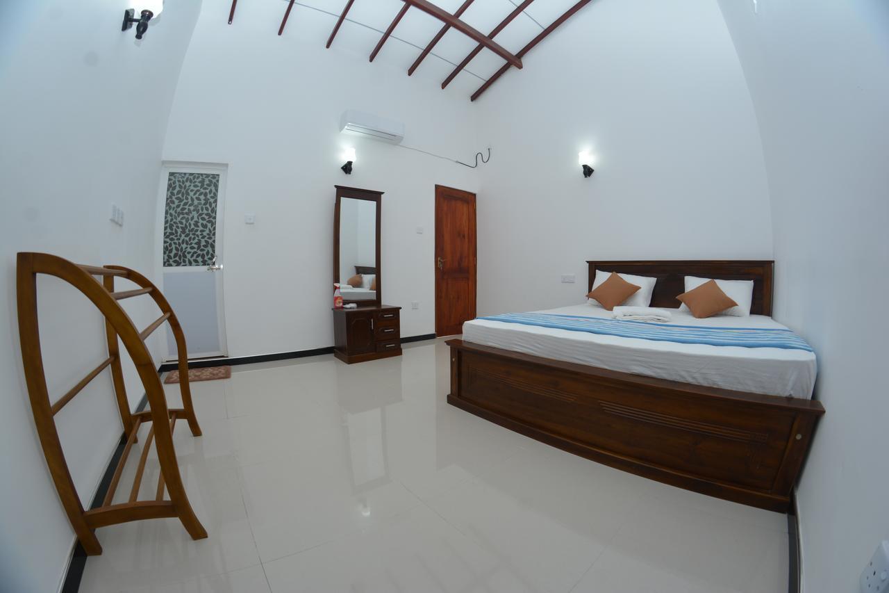 Reshani Guest House Negombo Exteriör bild