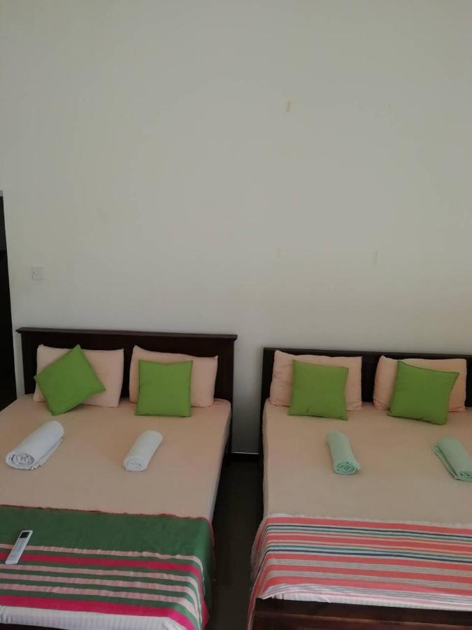Reshani Guest House Negombo Exteriör bild