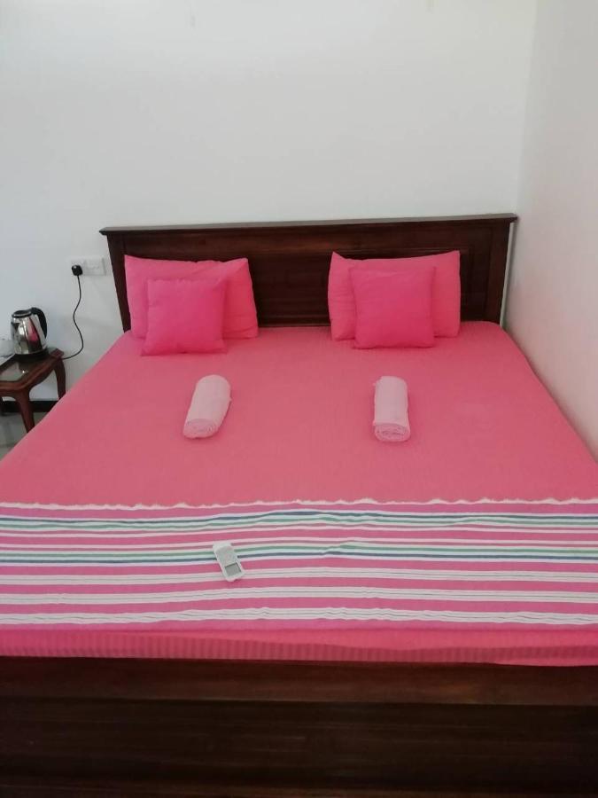 Reshani Guest House Negombo Exteriör bild