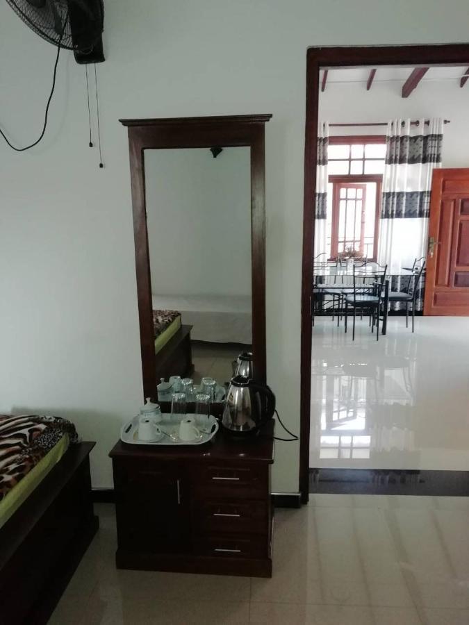 Reshani Guest House Negombo Exteriör bild