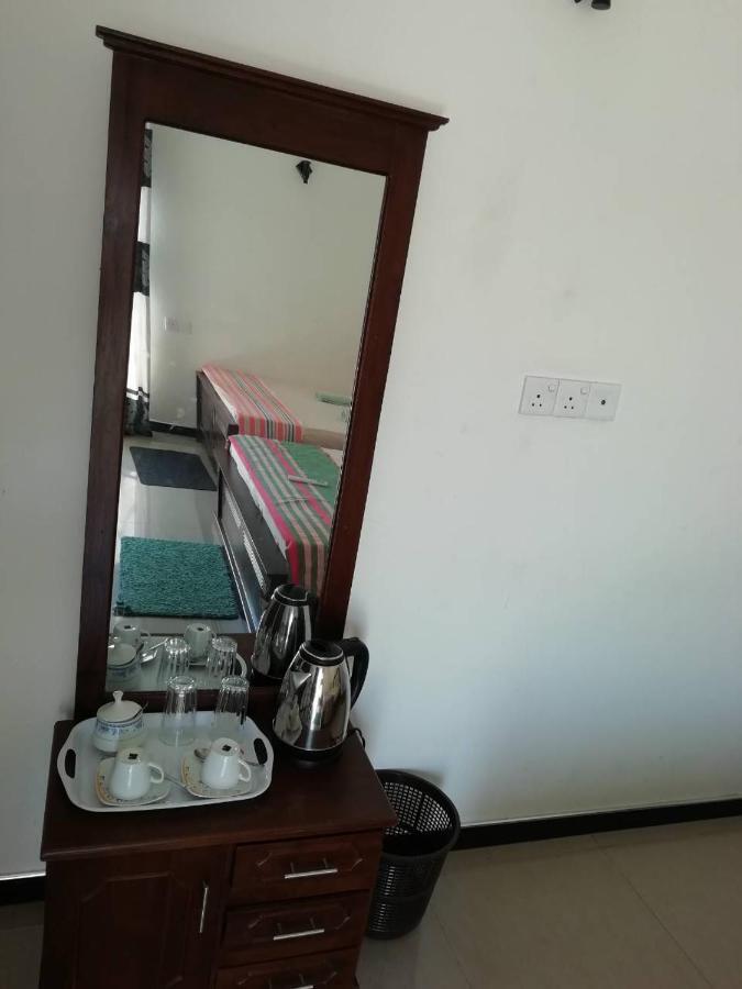 Reshani Guest House Negombo Exteriör bild