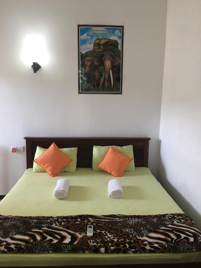 Reshani Guest House Negombo Exteriör bild