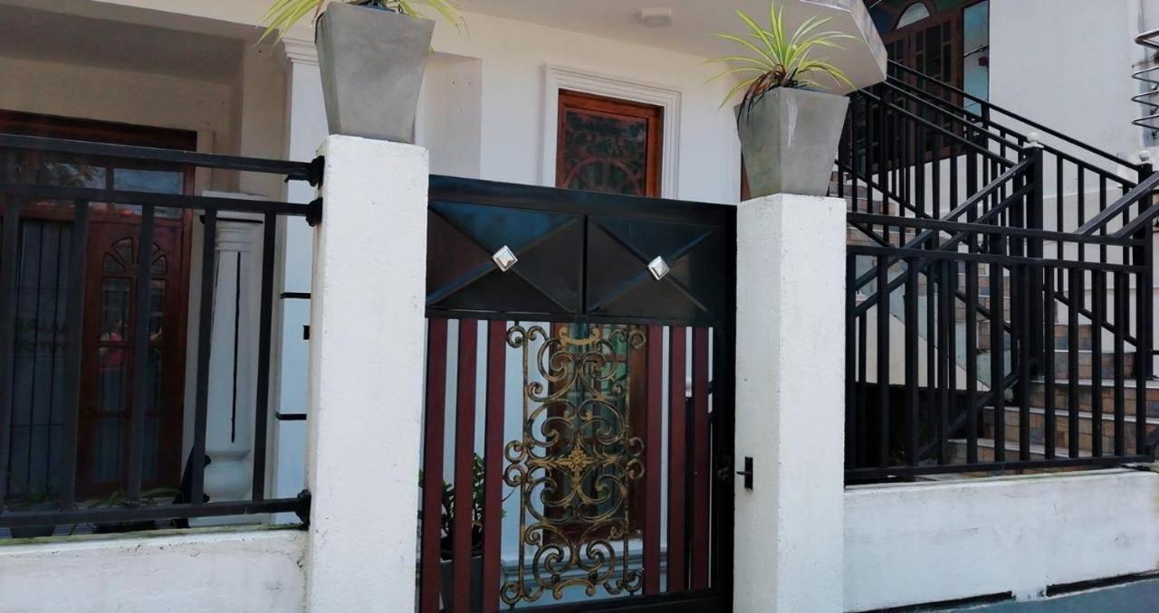 Reshani Guest House Negombo Exteriör bild