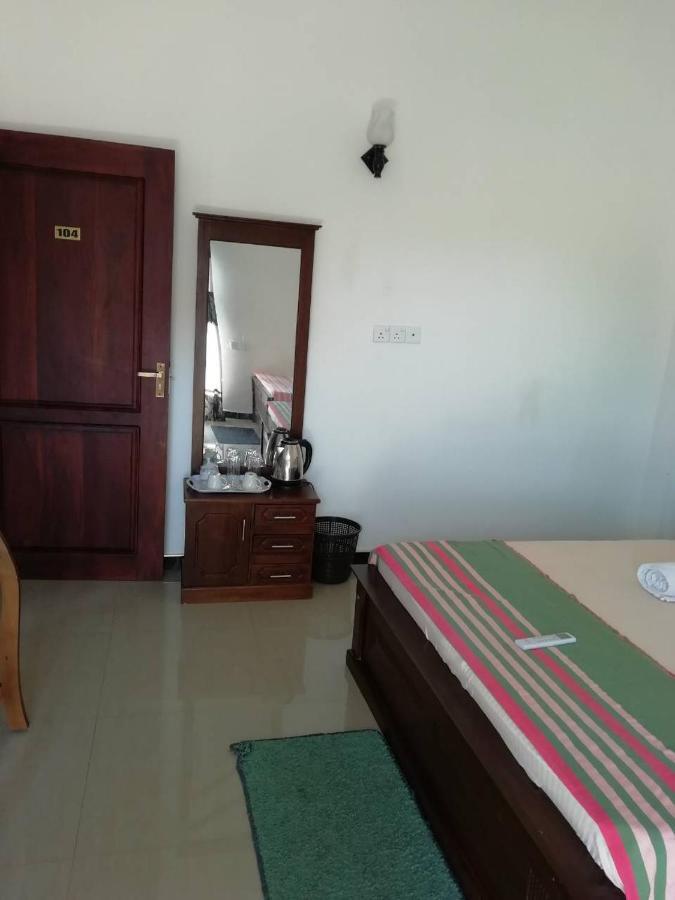 Reshani Guest House Negombo Exteriör bild